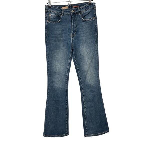 Pilcro high waisted medium wash bootcut jeans. Size 27x 31. - Picture 1 of 9